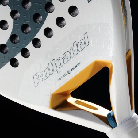 Ракетка для падела BULLPADEL Pearl 26, 493804, для профессионалов, карбон, бело-серый за 35&nbsp;929.50 ₽ купить в Архангельске